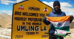 Akshay bhagat climbs worlds highest pass umlingla