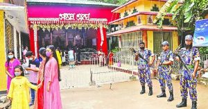 Iqbal Hossain kept the Holy Quran in the mandapa of Comilla