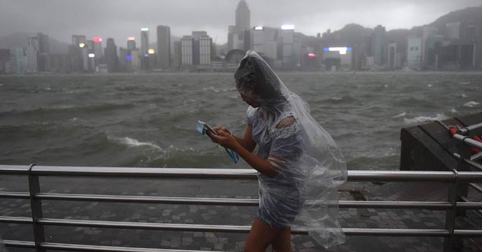 Typhoon Hits hong kong