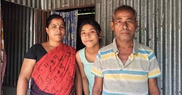 Bhumika-Roy-with-her-Parent