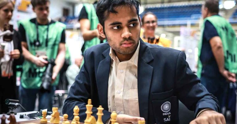 Arjun Erigaisi, 2800 ELO, Indian chess Grandmaste, Arjun Erigaisi world rank 3, Chess Olympiad, gold winner,